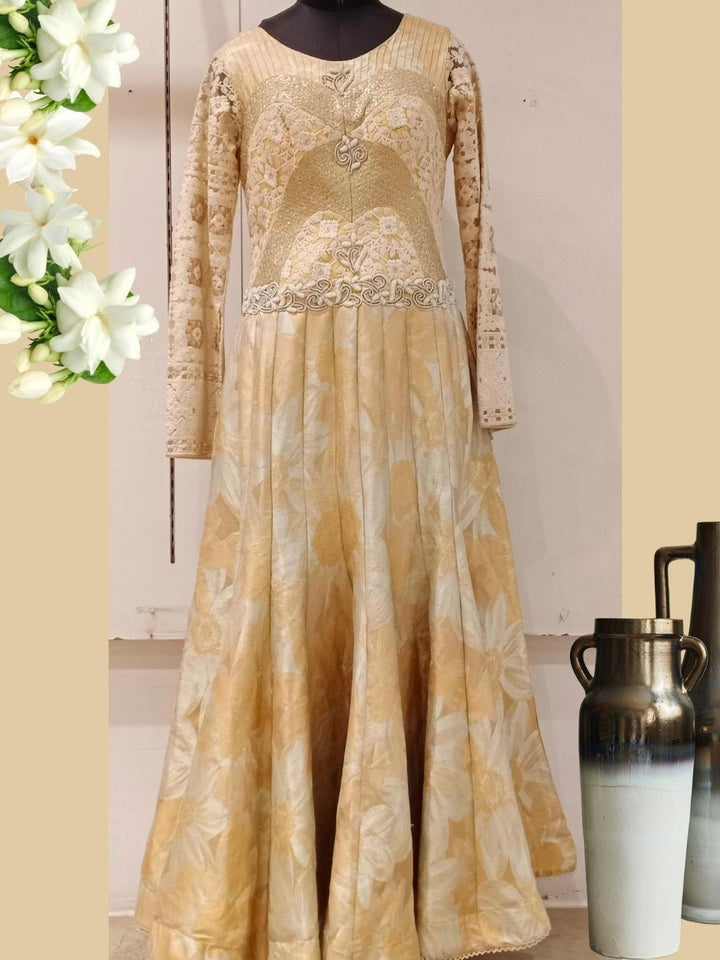 bridal-gold-lehenga-with-zardozi-kundan-and-resham-embroidery