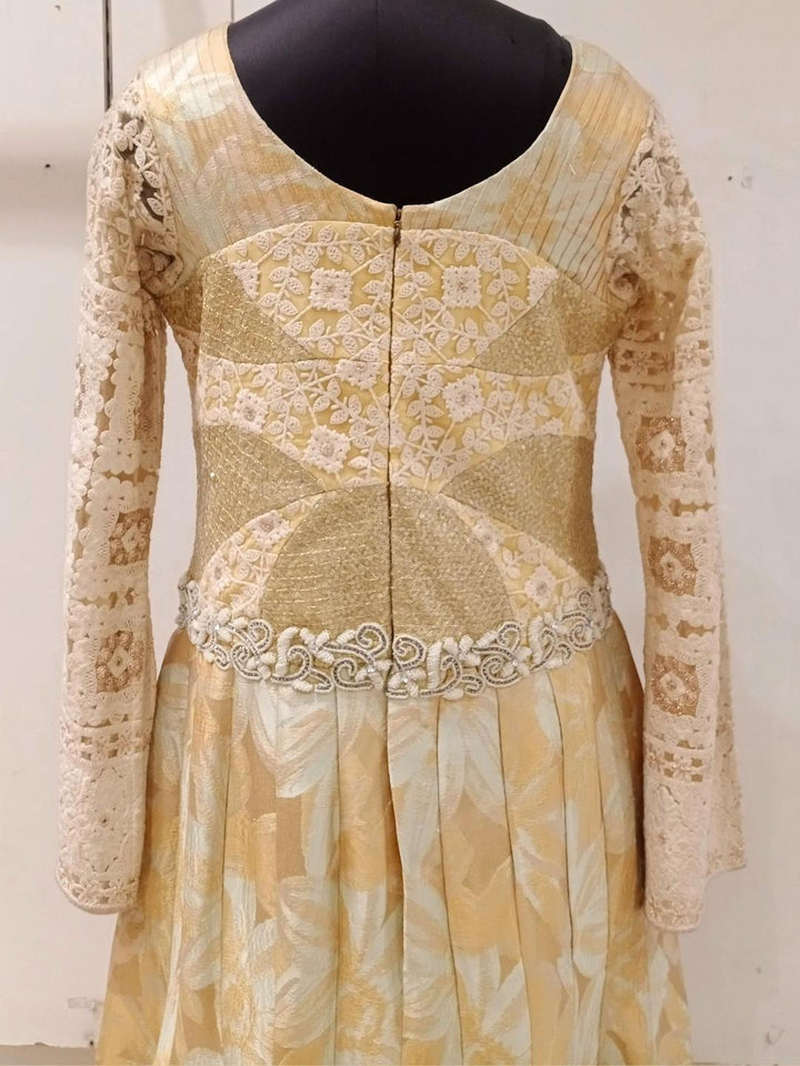 bridal-gold-lehenga-with-zardozi-kundan-and-resham-embroidery