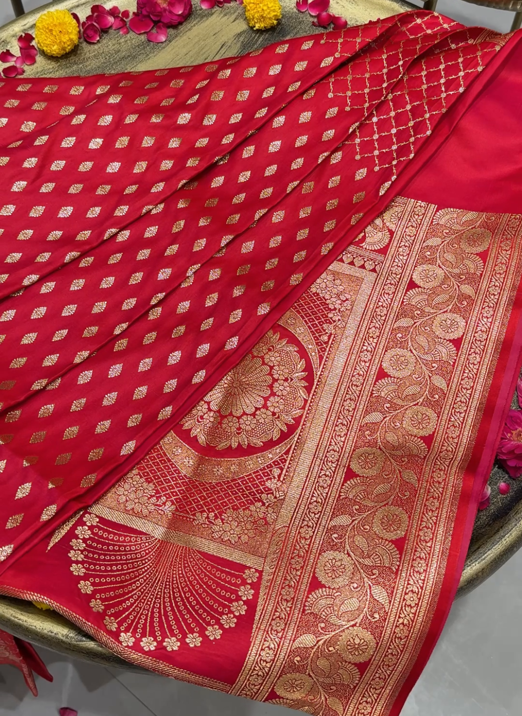 Banarasi Silk Heavy Zari Woven Geometric Jaal Saree
