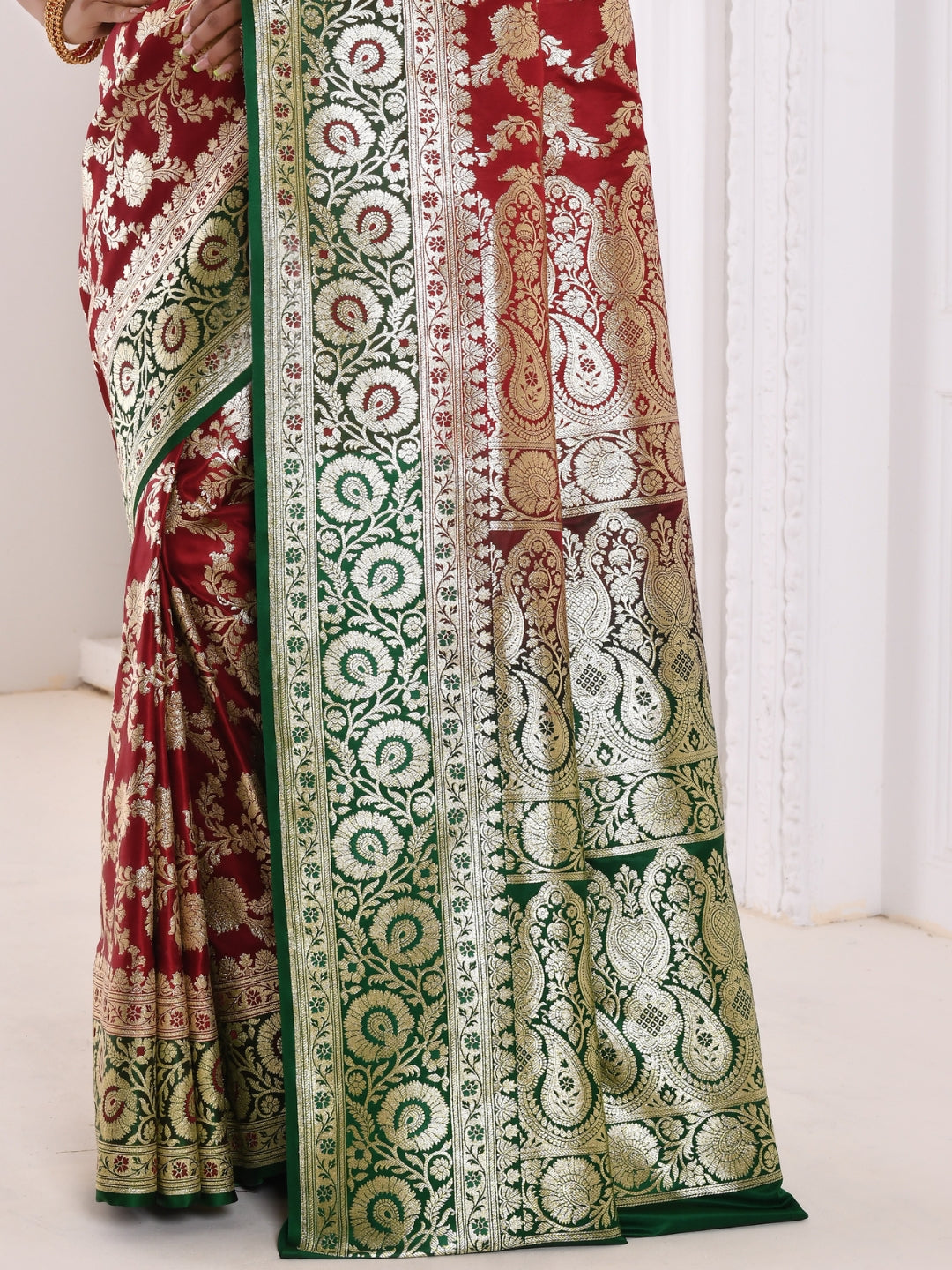 Maroon Heavy Bridal Floral Banarasi Brocade Saree
