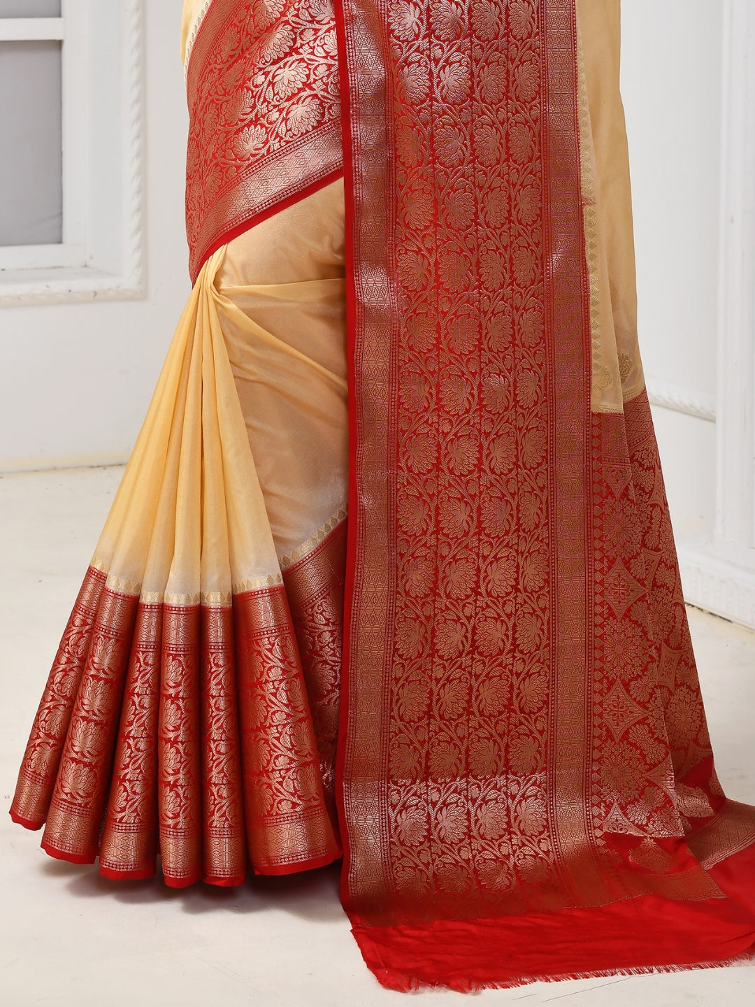 Cream Silk Solid Banarasi Saree Embellished With Banarasi Red Border