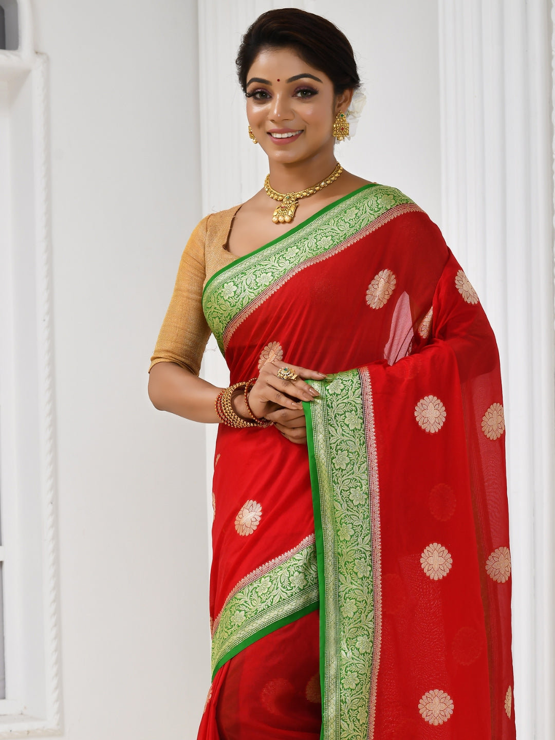 Red Silk Solid Banarasi Saree Embellished With Contrast Green Border