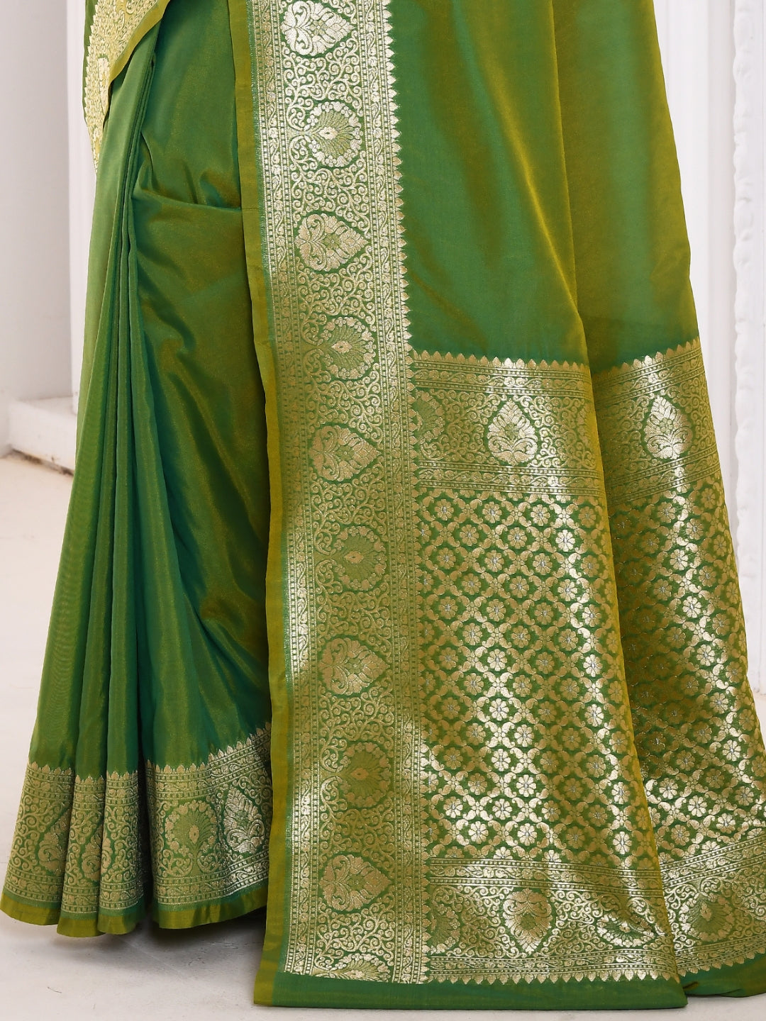 Green Solid Silk Saree With Banarasi Border & pallu