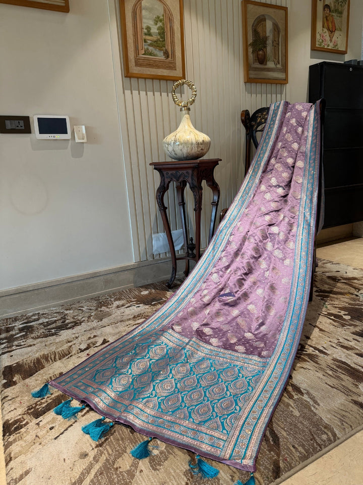 Lavender Saree with Woven Silver Buti All Over & Teal Paisley Jacquard Pallu