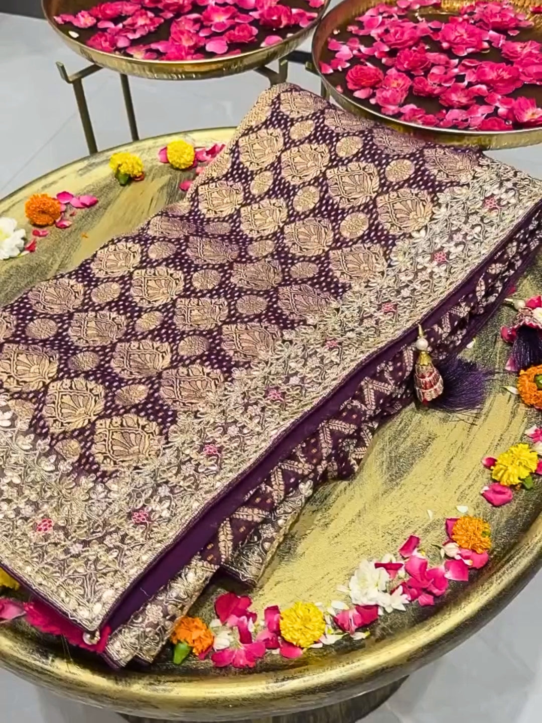 Banarasi Handloom Floral Motif  Zari Weaving & Embroidery Traditional Saree