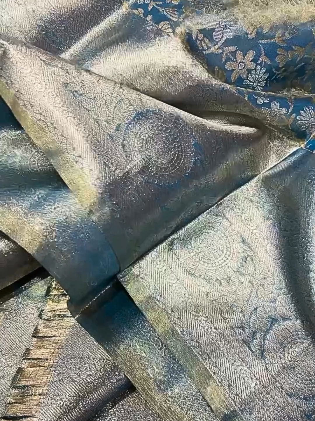 Iridescent Blue-Green Banarasi Silk Saree with Intricate Zari Weaving and Floral Brocade Pallu