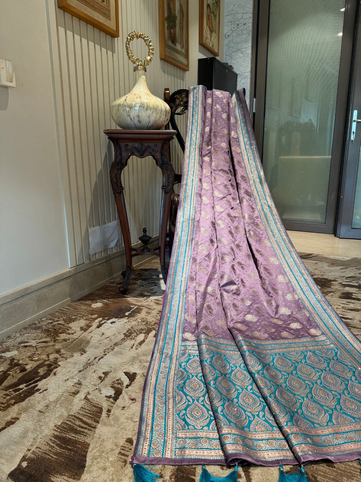 Lavender Saree with Woven Silver Buti All Over & Teal Paisley Jacquard Pallu