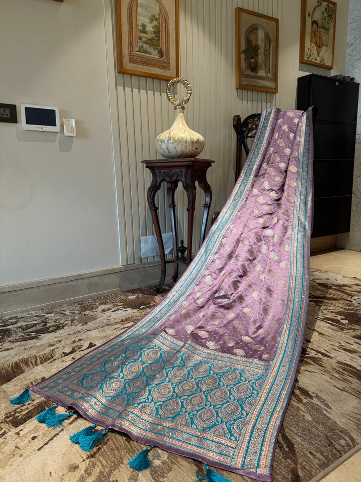Lavender Saree with Woven Silver Buti All Over & Teal Paisley Jacquard Pallu