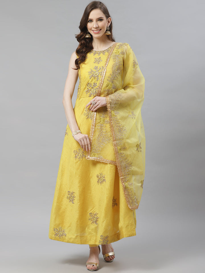 Made to Measure Chanderi Embroidered Anarkali Set With Gold Aari work and Heavy Dupatta