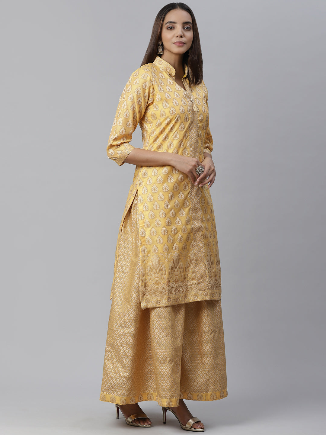 Handloom Chanderi Kurta Set with Resham Weave Paisley Pattern & Banarasi Dupatta