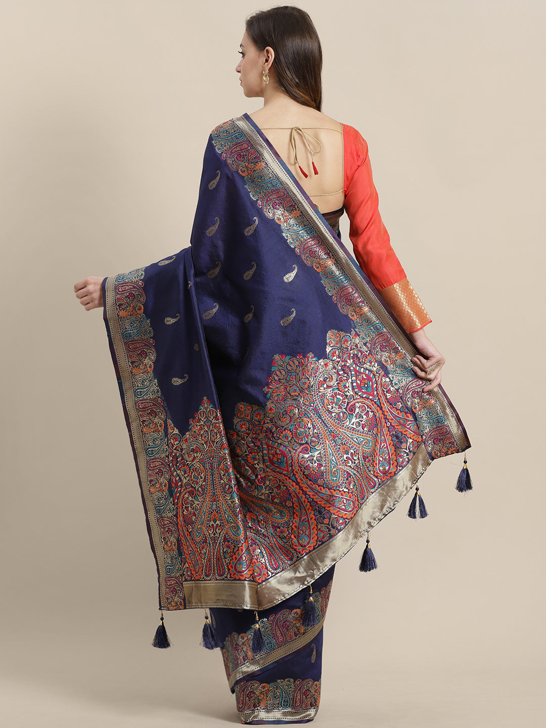 Jamdani saree with Zari Meenakari border