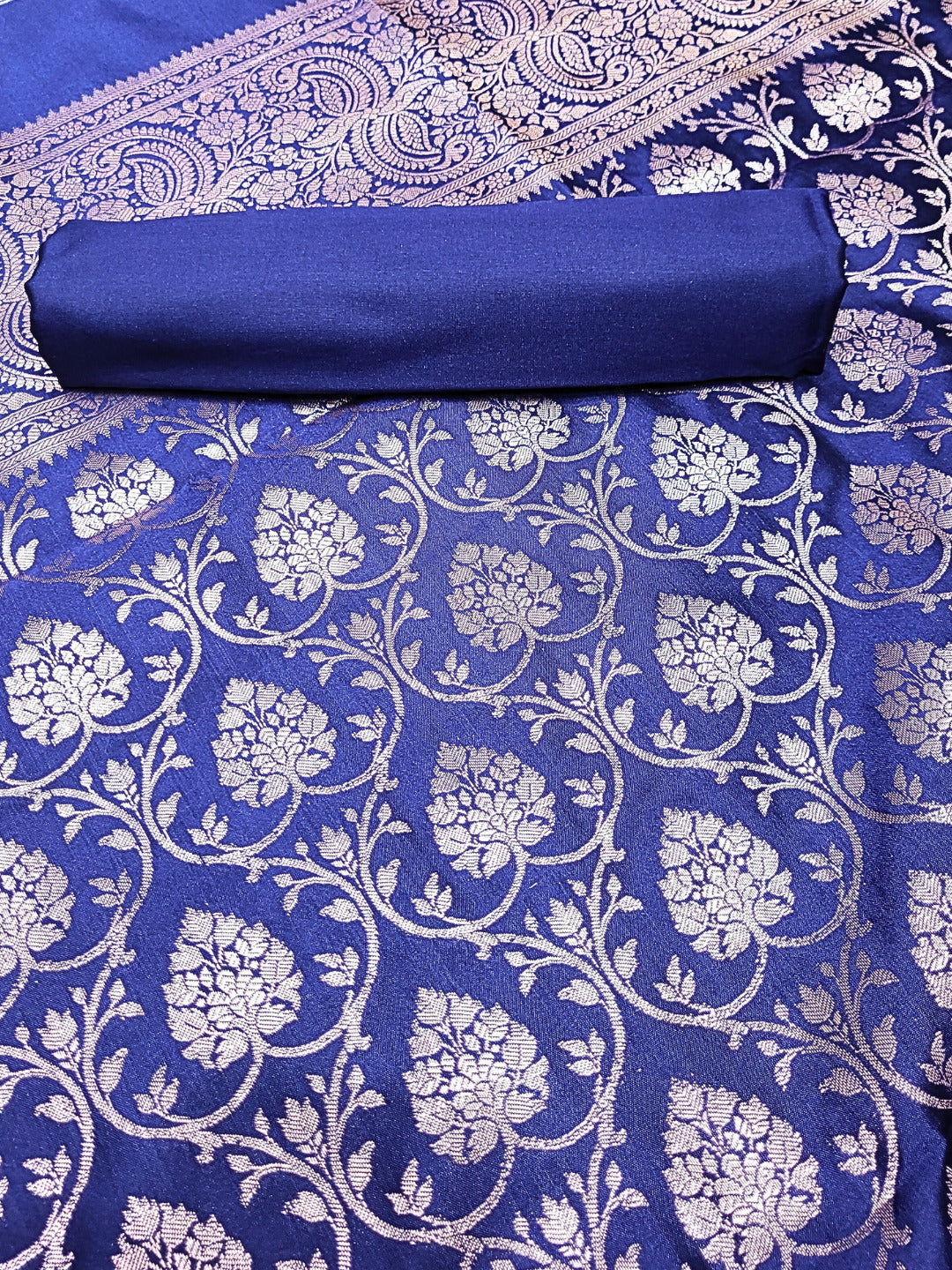 Banarasi Handloom Dress Material with Contrast color Handloom weaving & Tasseled Dupatta
