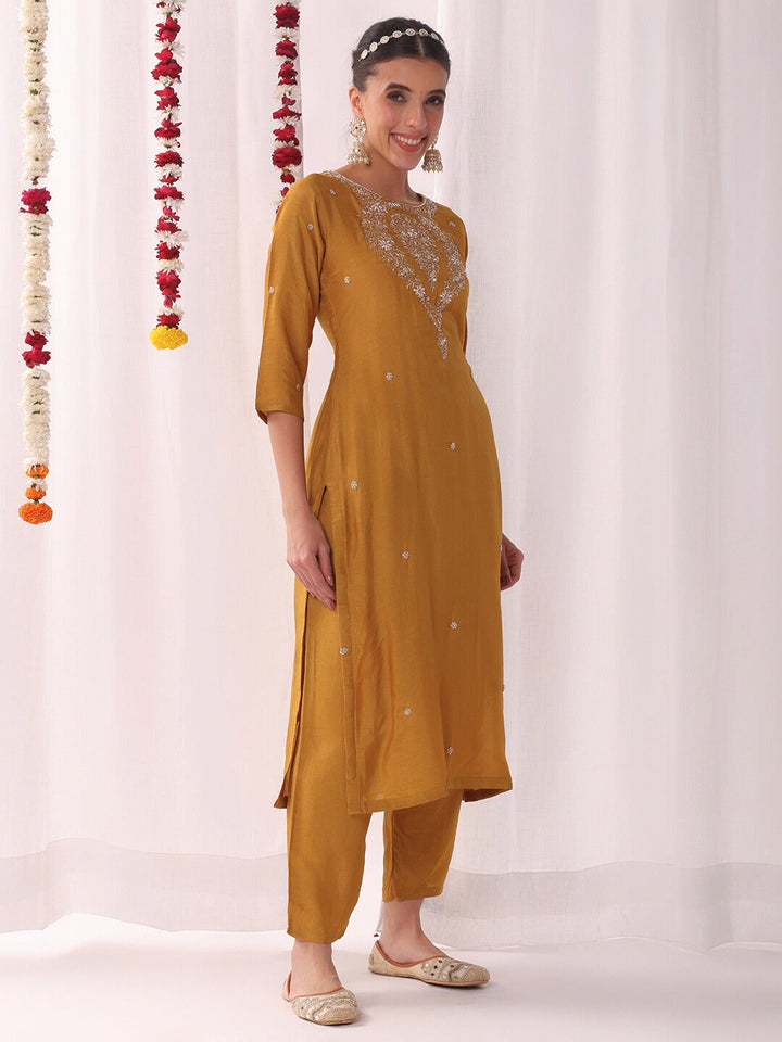 Zardozi and Kasab Embroidered Kurta with Banarasi Dupatta