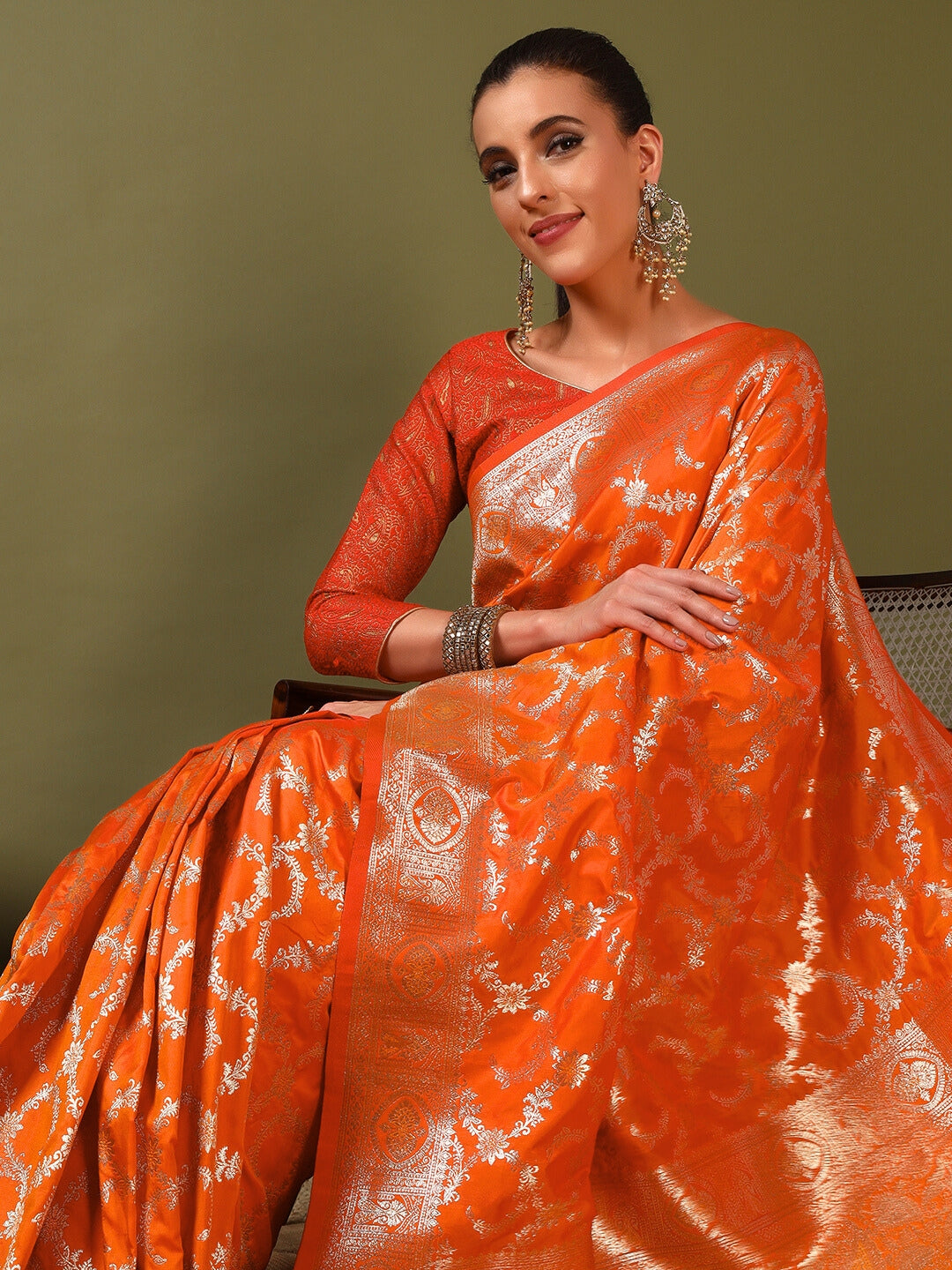 Banarasi Intricate Zari Ethnic Motifs Hand Woven Traditional Handloom Satin Silk Saree