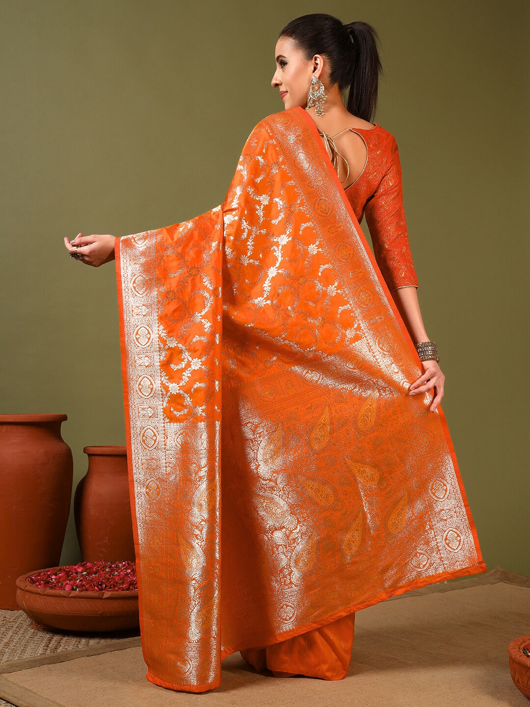 Banarasi Intricate Zari Ethnic Motifs Hand Woven Traditional Handloom Satin Silk Saree