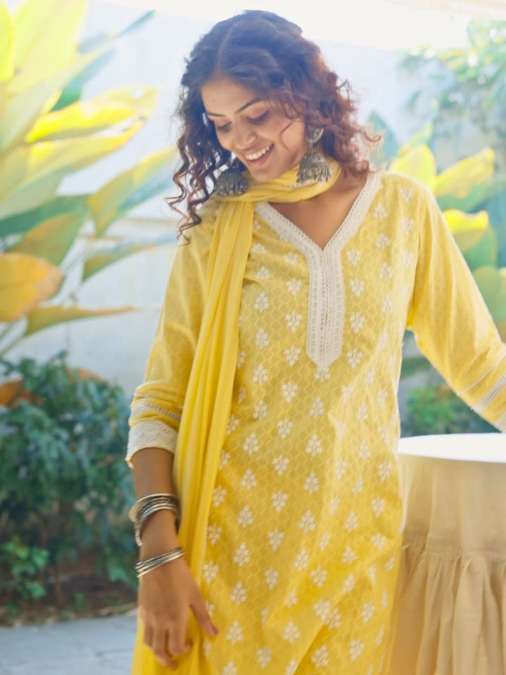 Resham Thread Embroidered Kurta Set with Schiffli Laces, Floral Motifs & Chiffon Dupatta