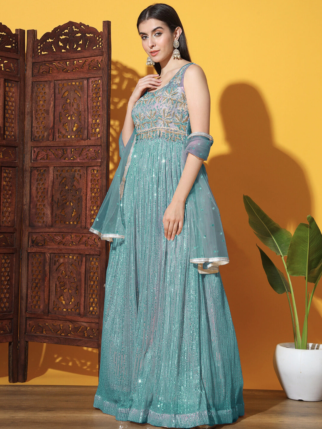 Mermaid Sequin Embellished Cocktail Gown with Floral Motifs