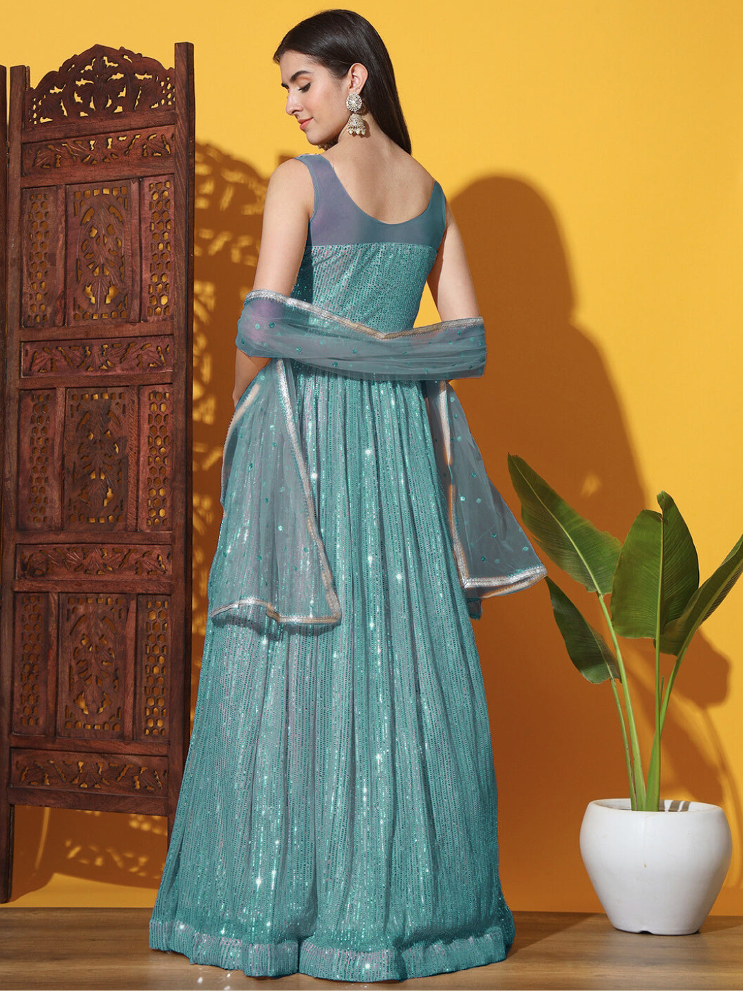 Mermaid Sequin Embellished Cocktail Gown with Floral Motifs