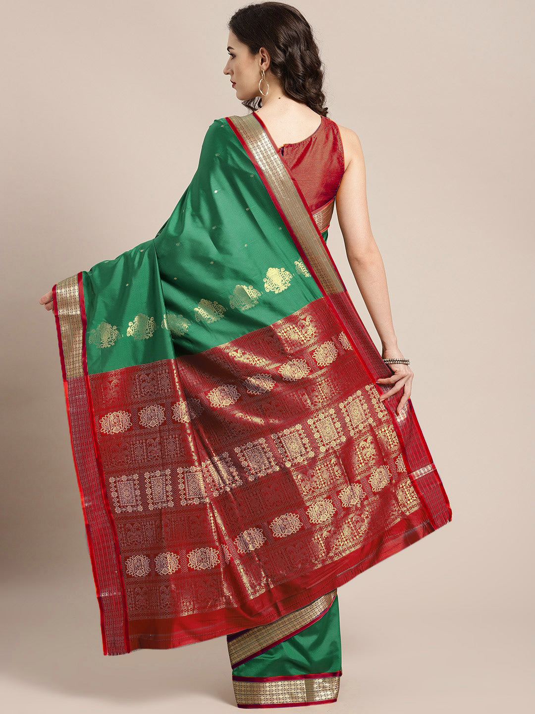 Narayanpet Green Silk saree with Zari Contrast Border & Temple Pallu
