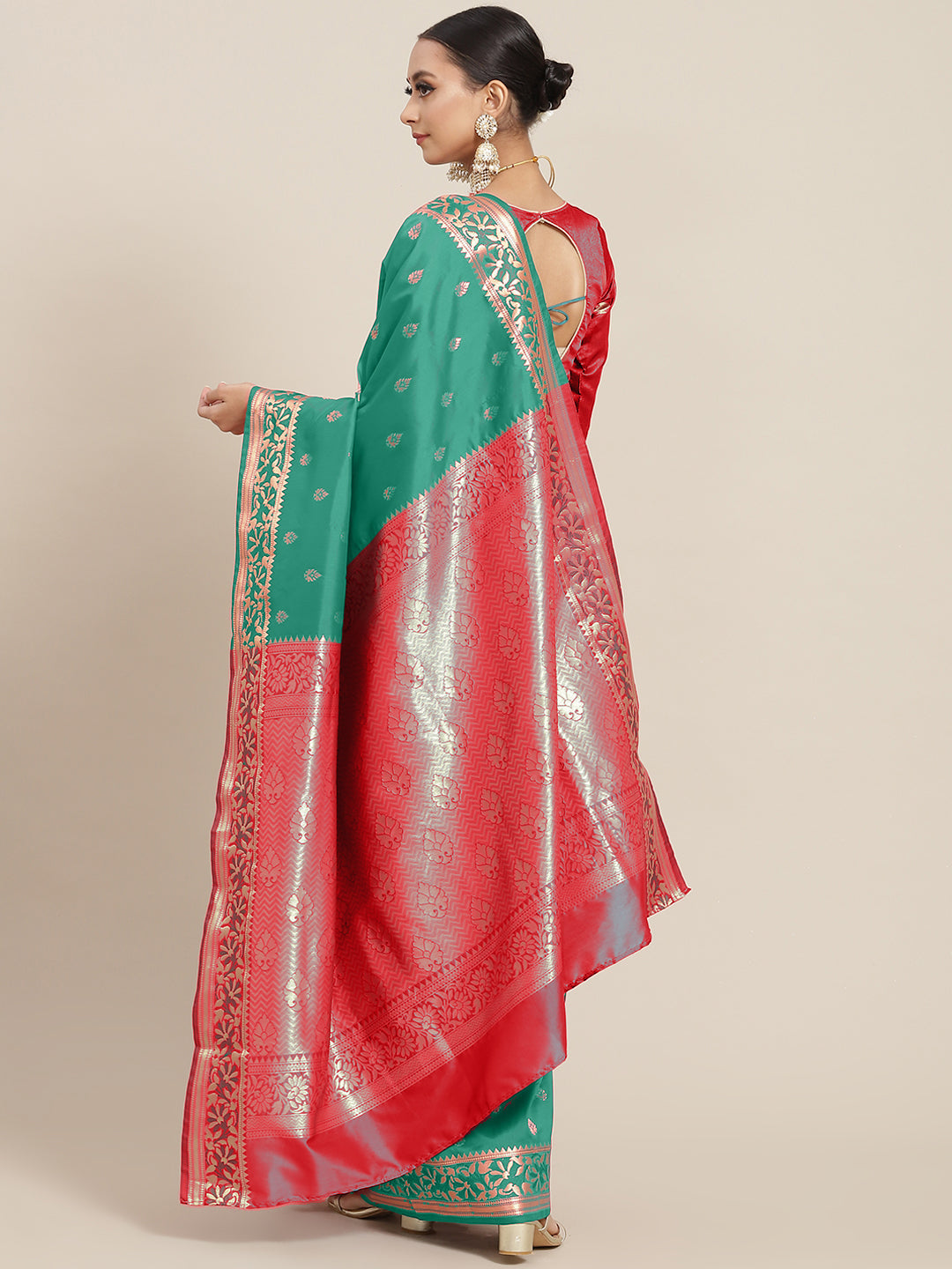 Floral Ethnic Motifs Banarasi Silk Saree with Contrast Pallu