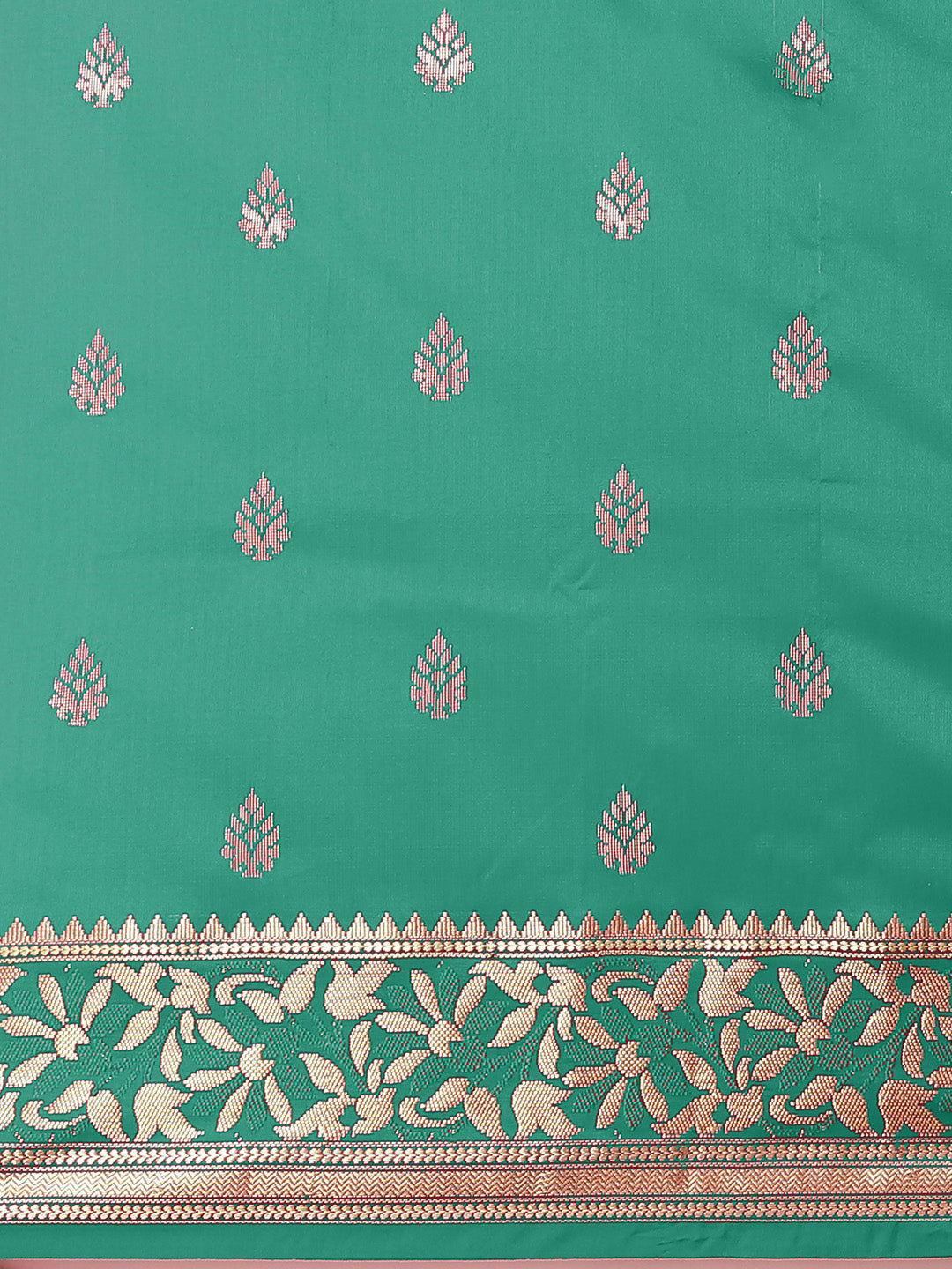 Floral Ethnic Motifs Banarasi Silk Saree with Contrast Pallu