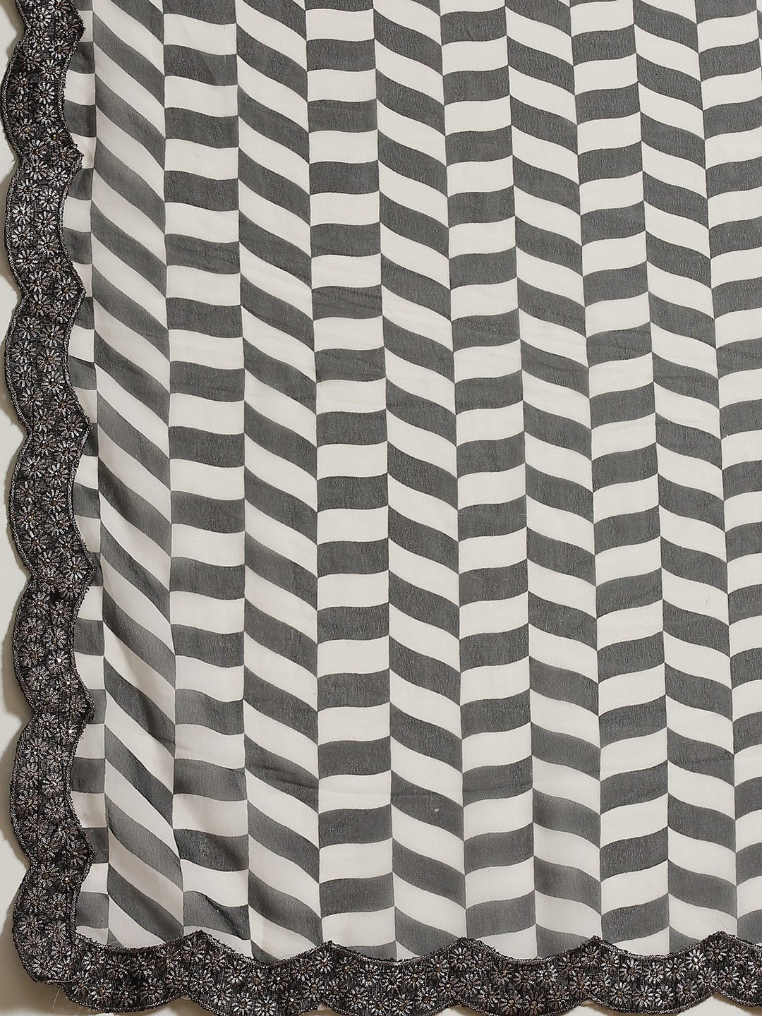Black & White Printed Geometric Georgette Saree with Scalloped border