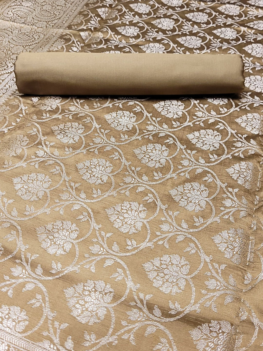 Banarasi Handloom Dress Material with Contrast color Handloom weaving & Tasseled Dupatta