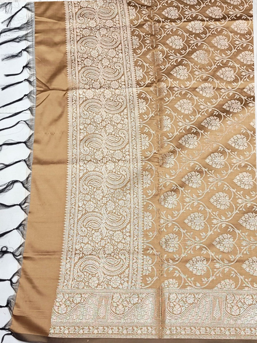 Banarasi Handloom Dress Material with Contrast color Handloom weaving & Tasseled Dupatta