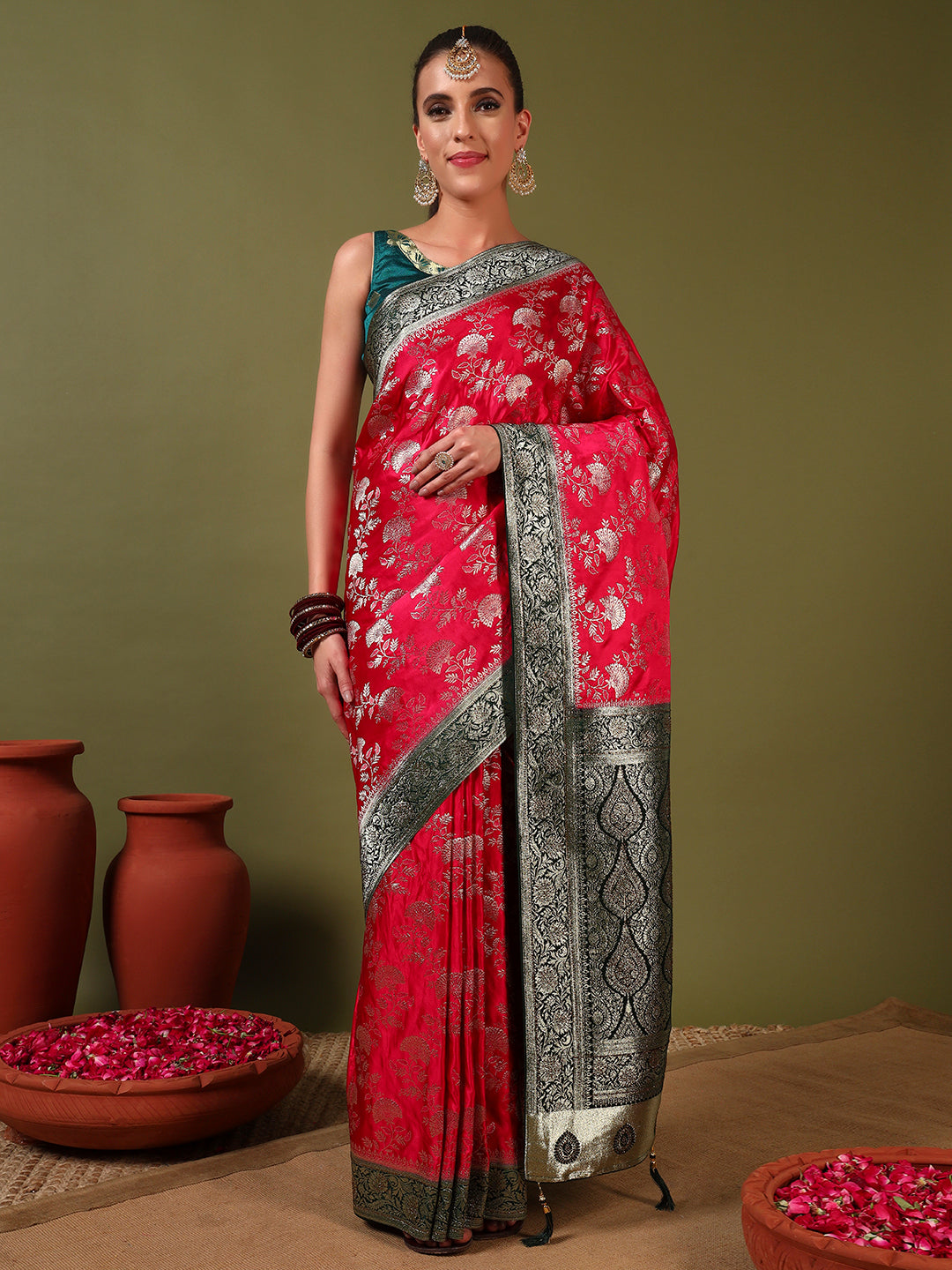 Banarasi Intricate Floral Motifs Zari Woven Traditional Handloom Satin Silk Saree