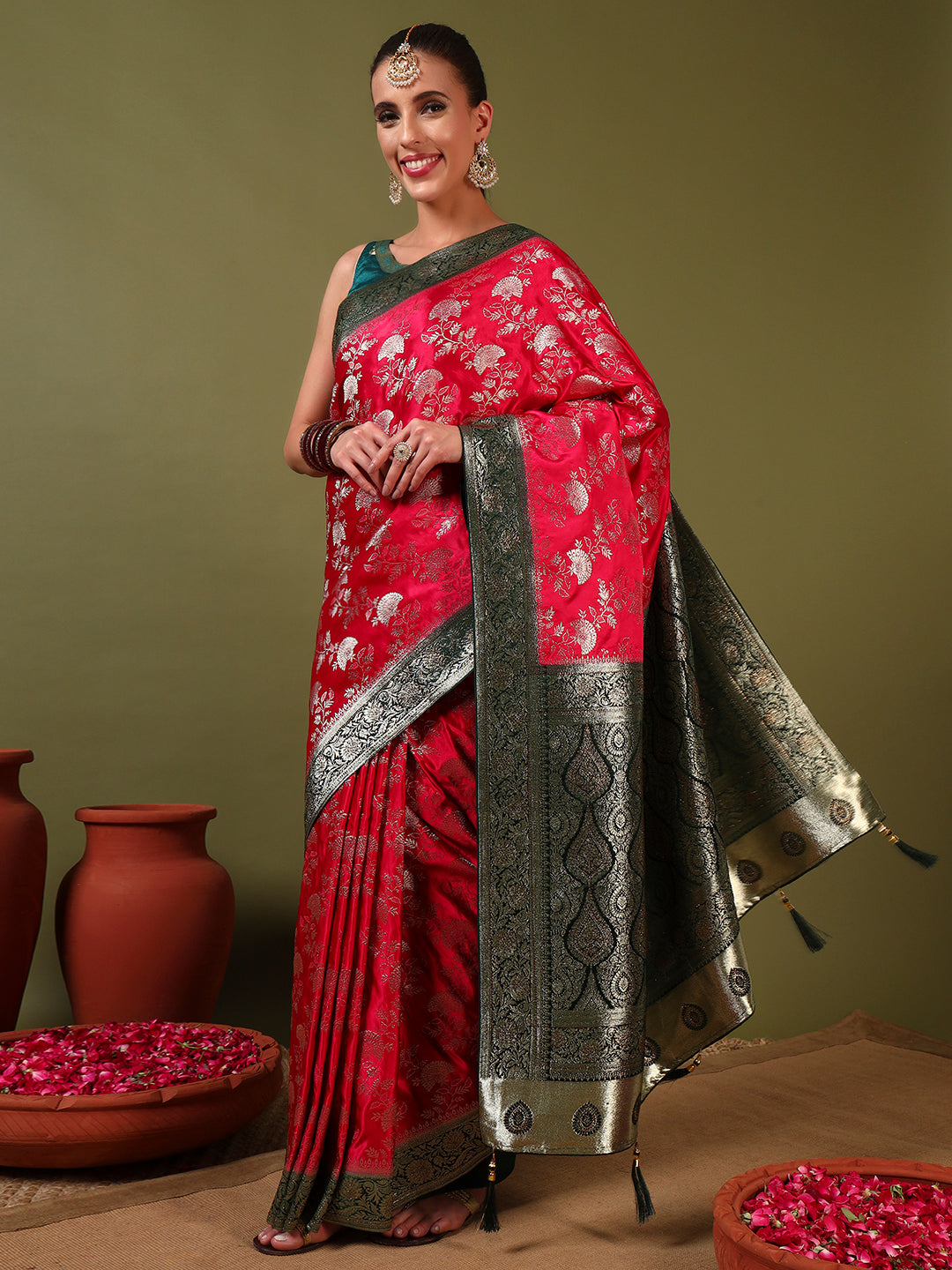 Banarasi Intricate Floral Motifs Zari Woven Traditional Handloom Satin Silk Saree