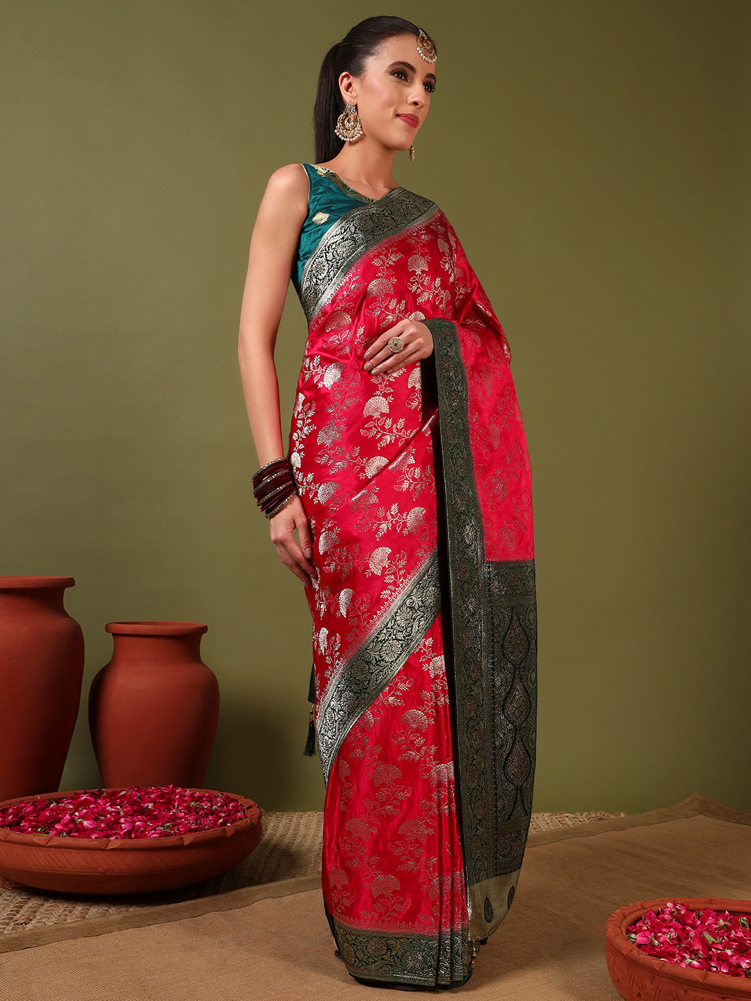 Banarasi Intricate Floral Motifs Zari Woven Traditional Handloom Satin Silk Saree