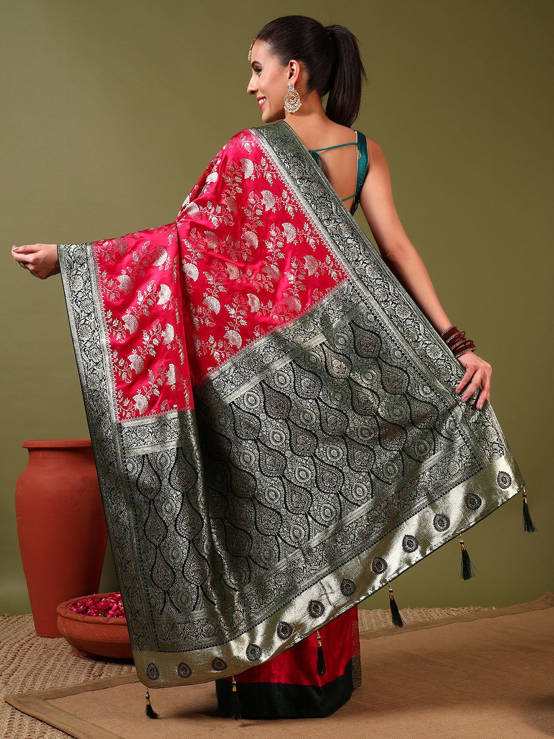 Banarasi Intricate Floral Motifs Zari Woven Traditional Handloom Satin Silk Saree