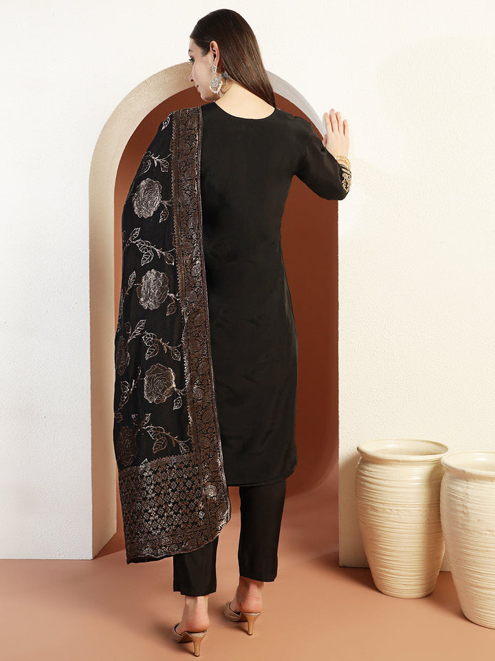 Zardozi Cut-dana Embroidered Kurta Set with Stylized Sleeves & Banarasi Handloom Dupatta