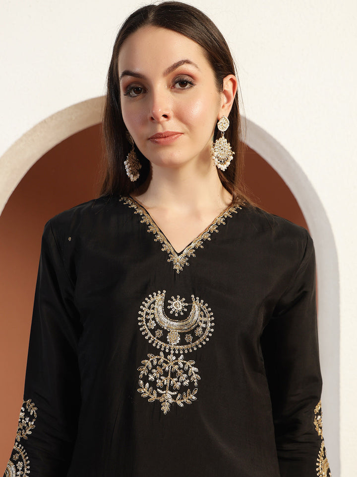 Zardozi Cut-dana Embroidered Kurta Set with Stylized Sleeves & Banarasi Handloom Dupatta