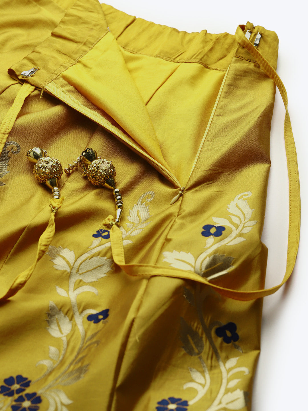 Ombre Semi Stitched Banarasi Lehenga Choli With Gold Zari Weave Dupatta & Peacock Motifs