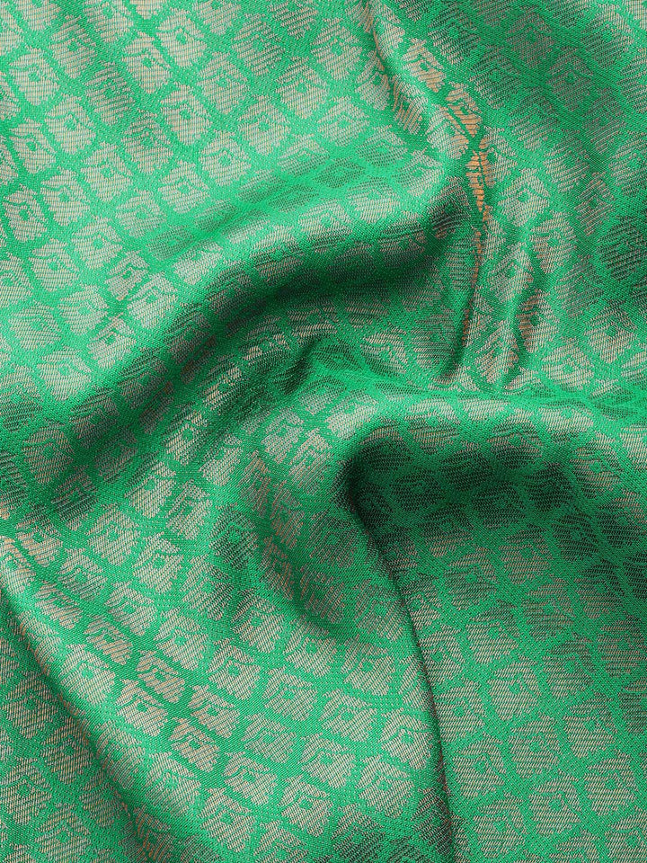 Deep Green Woven Ethnic Kanjeevaram Saree with Gold Zari Ethnic Motifs