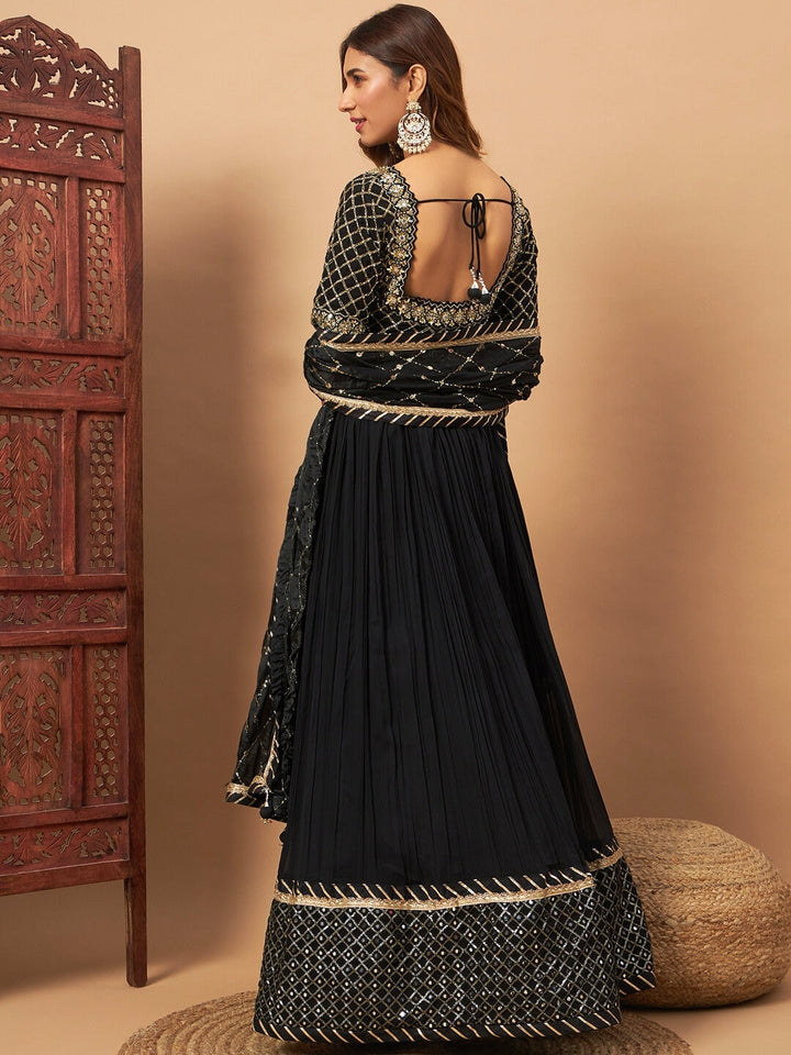 Black Mirror Embellished Flared Lehenga Set & Sequin Embroidered Chinon Dupatta