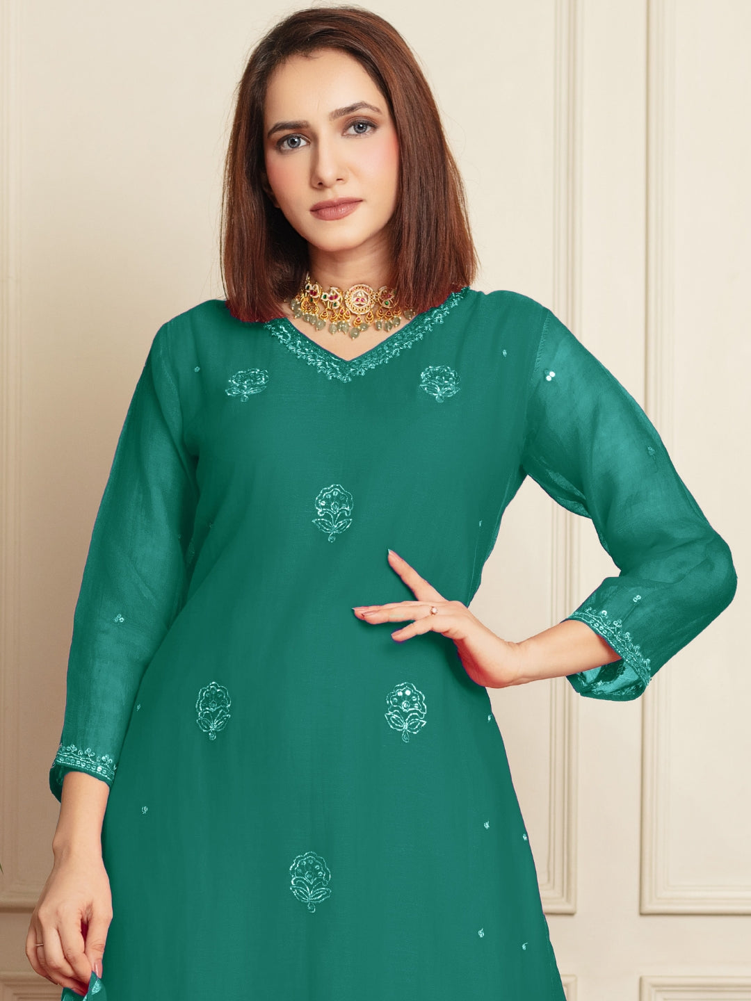 Chiffon Zari Embroidered Kurta Set with Stylized V-neck, Straight Pants & Floral Motifs