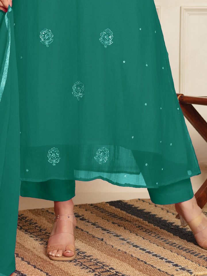 Chiffon Zari Embroidered Kurta Set with Stylized V-neck, Straight Pants & Floral Motifs