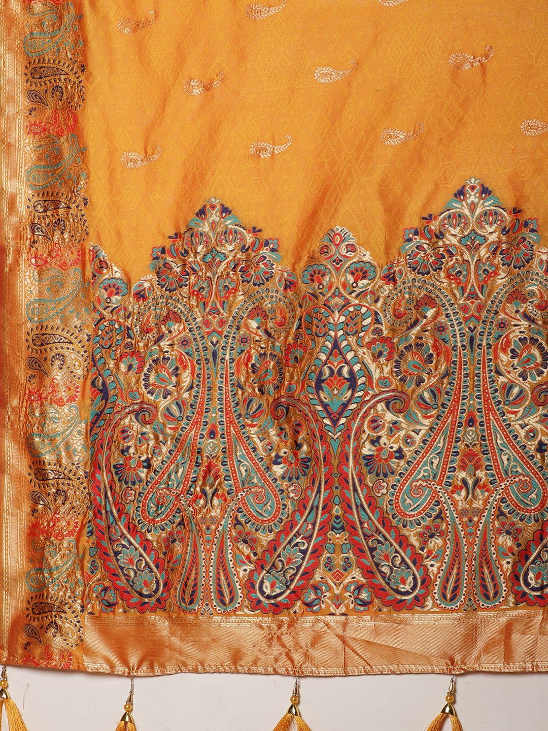 Jamdani saree with Zari Meenakari border
