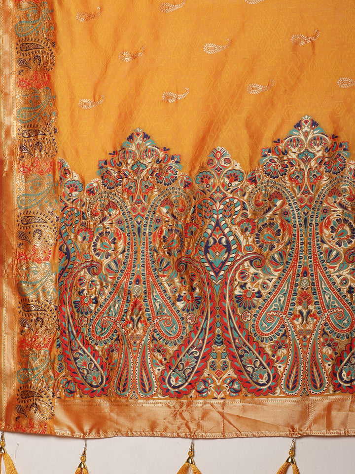 Jamdani saree with Zari Meenakari border