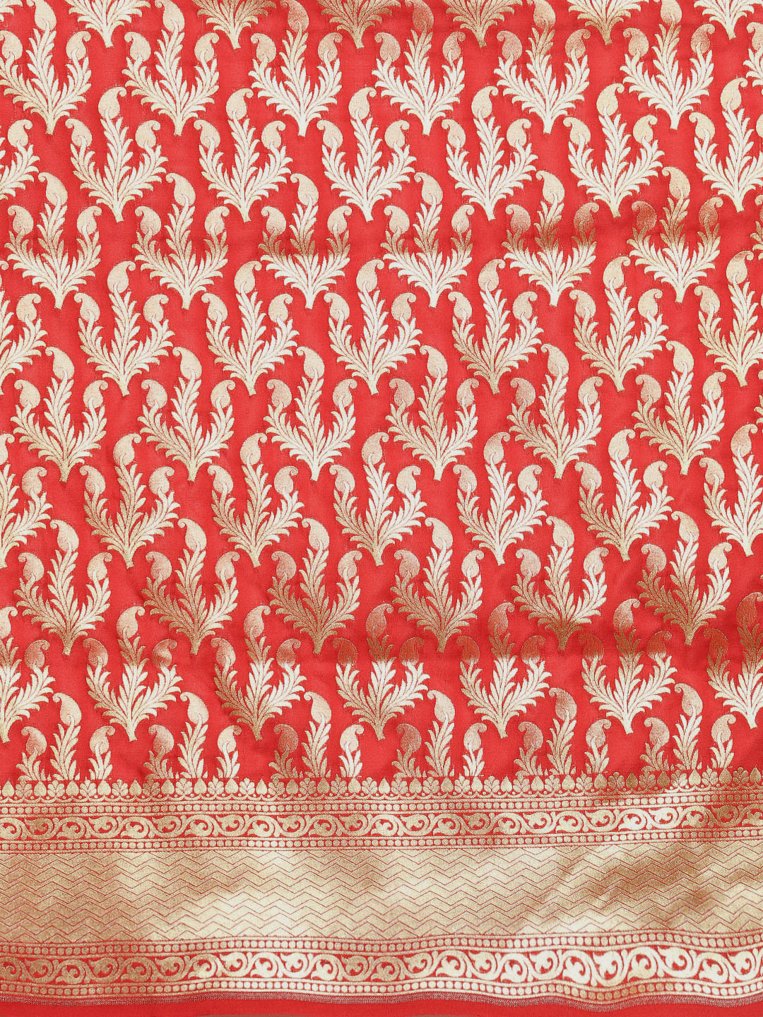 Kanjiwaram Silk Saree with Intricate Zari Floral Weaving