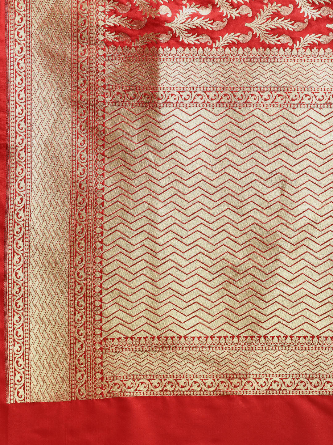 Kanjiwaram Silk Saree with Intricate Zari Floral Weaving