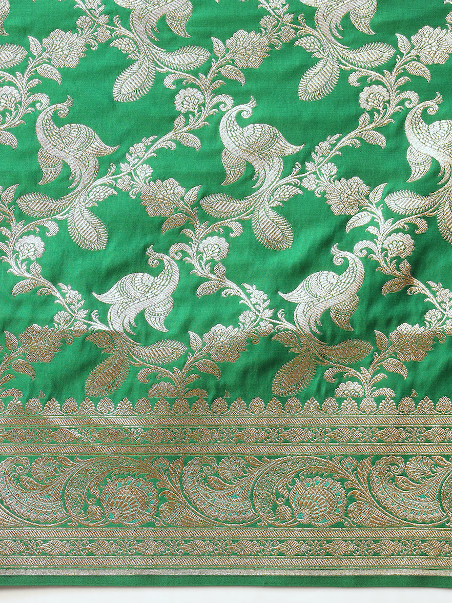 Kanjeewaram Banarasi Silk Half and Half pattern Saree