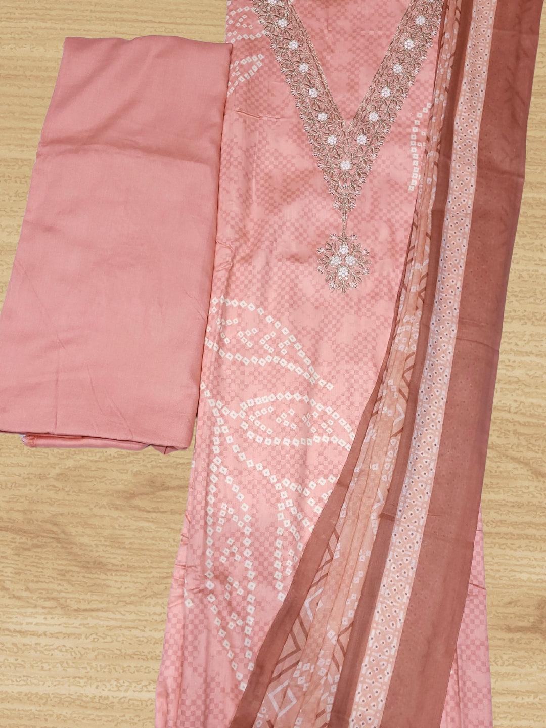Bandhani Checkered Print Cotton Suit Dupatta with Zari Resham Embroidered Neckline