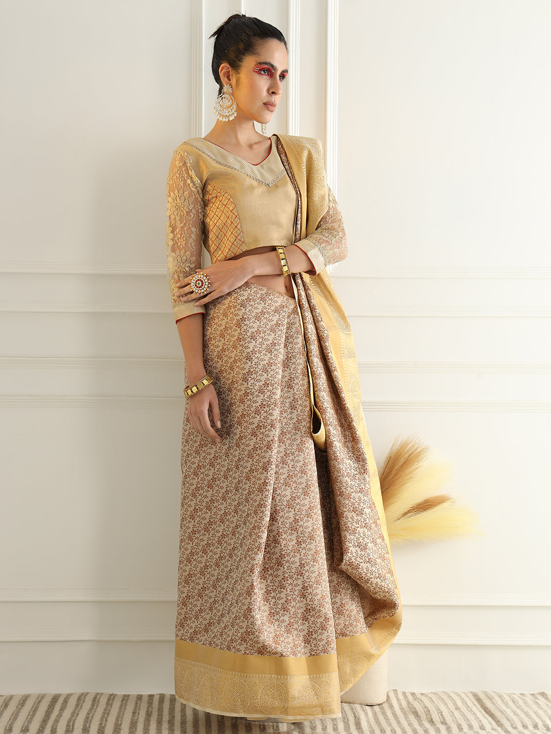 Beige Floral Jaal Pattern Khadi Silk Beautiful Traditional Saree