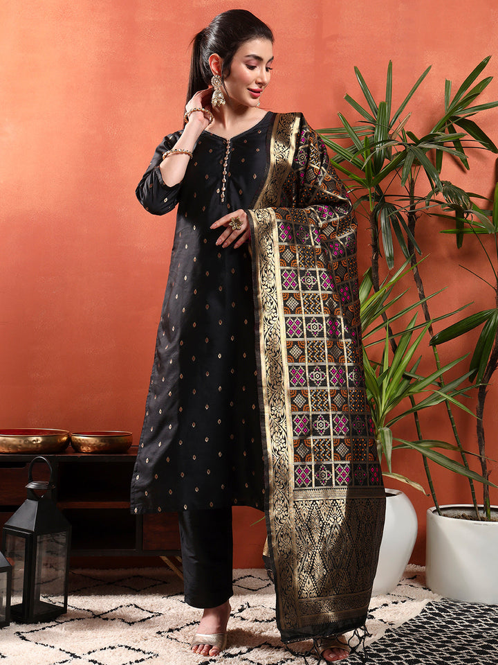 Banarasi Silk Handloom Kurta Set with Meenakari Weaving Gharchola Pattern dupatta