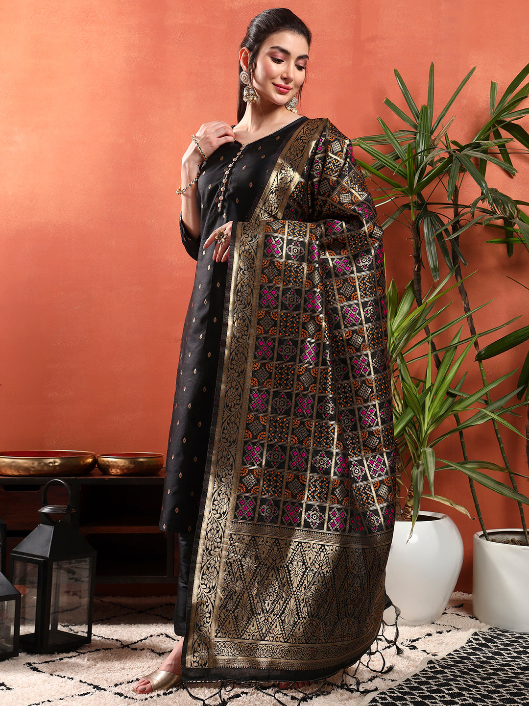 Banarasi Silk Handloom Kurta Set with Meenakari Weaving Gharchola Pattern dupatta