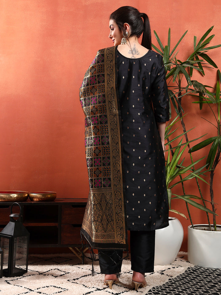 Banarasi Silk Handloom Kurta Set with Meenakari Weaving Gharchola Pattern dupatta