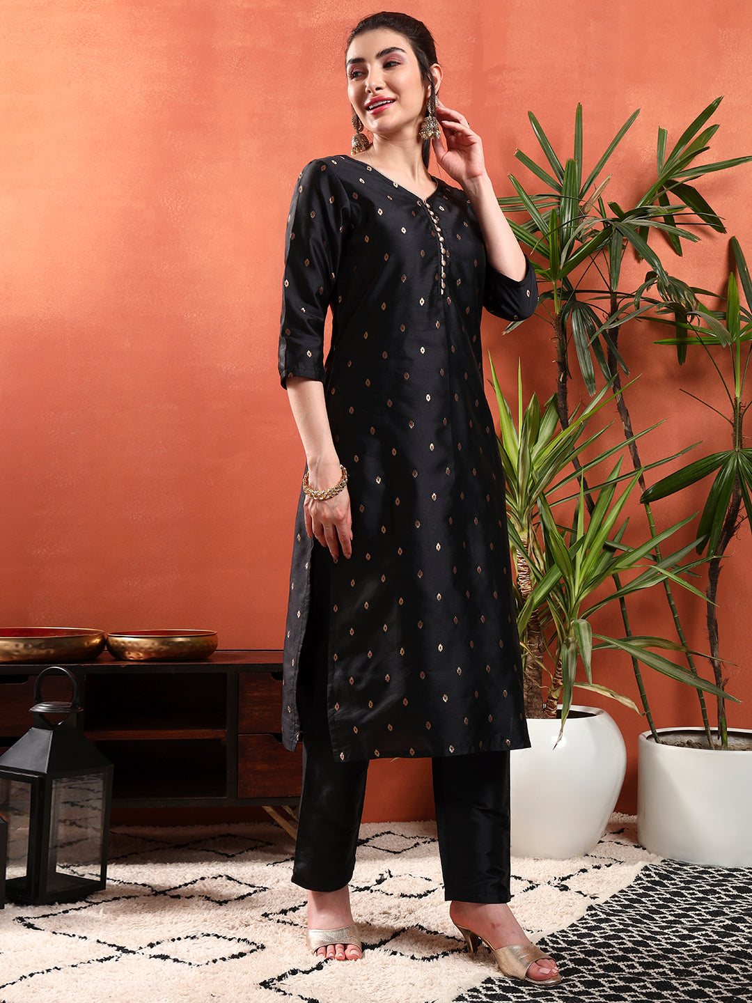 Banarasi Silk Handloom Kurta Set with Meenakari Weaving Gharchola Pattern dupatta